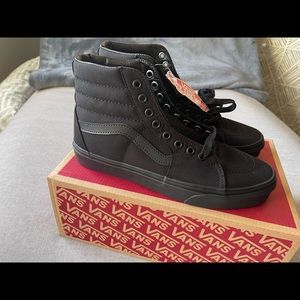 NWT SK8-HI SNEAKER HIGHTOP